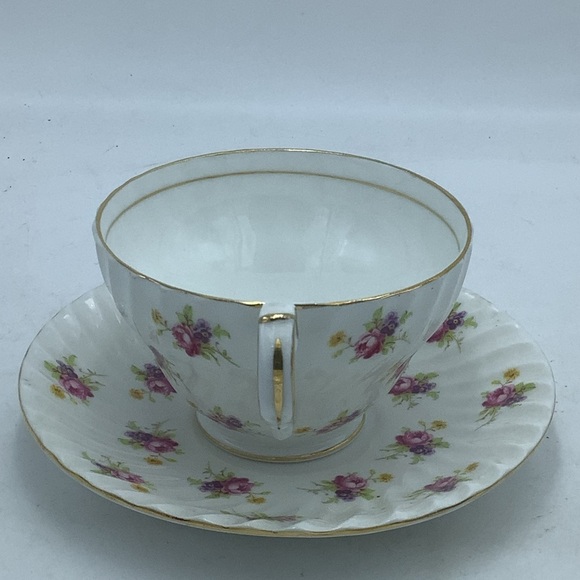 Stanley English Fine Bone China Roses Teacup and Saucer - Picture 3 of 10